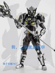 铠甲勇士中黑犀铠甲登场